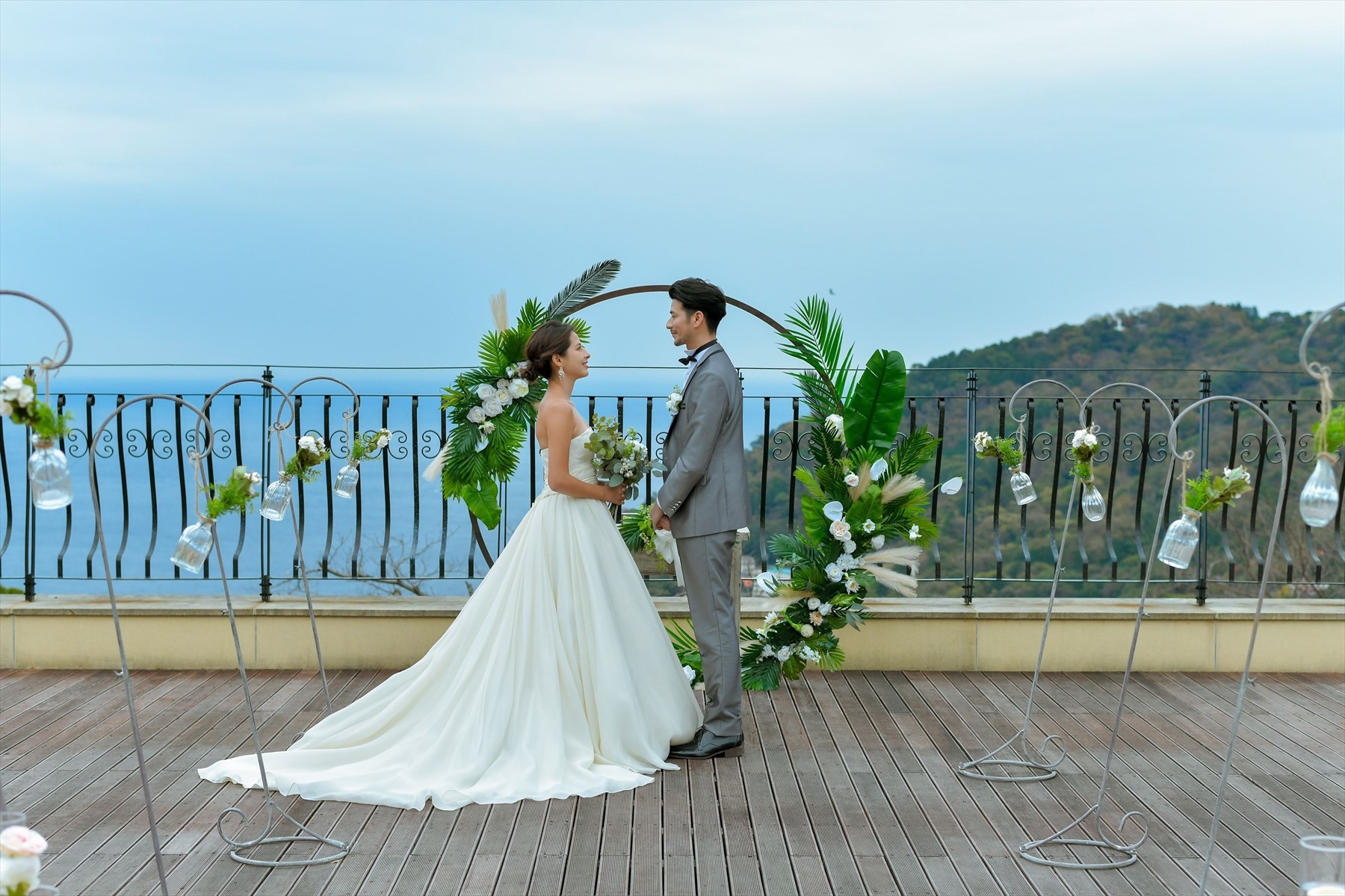 静岡県熱海結婚式　静岡ウェディング　オーシャンビュー挙式会場